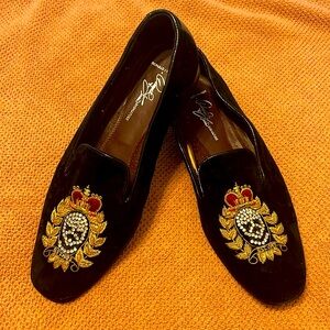 DONALD J PLINER ⚜️ Donald & Lisa Signature Black Velvet & Crystal Skulls Flats
